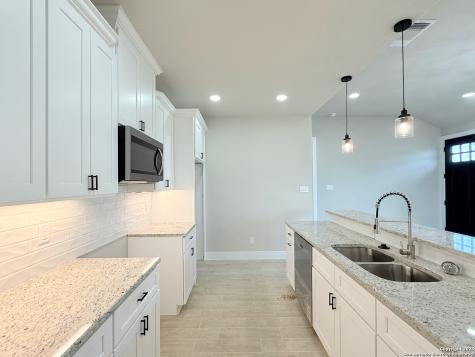 129 Camino Verde Court La Vernia TX 78121