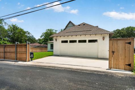 255 Claywell Drive Alamo Heights TX 78209