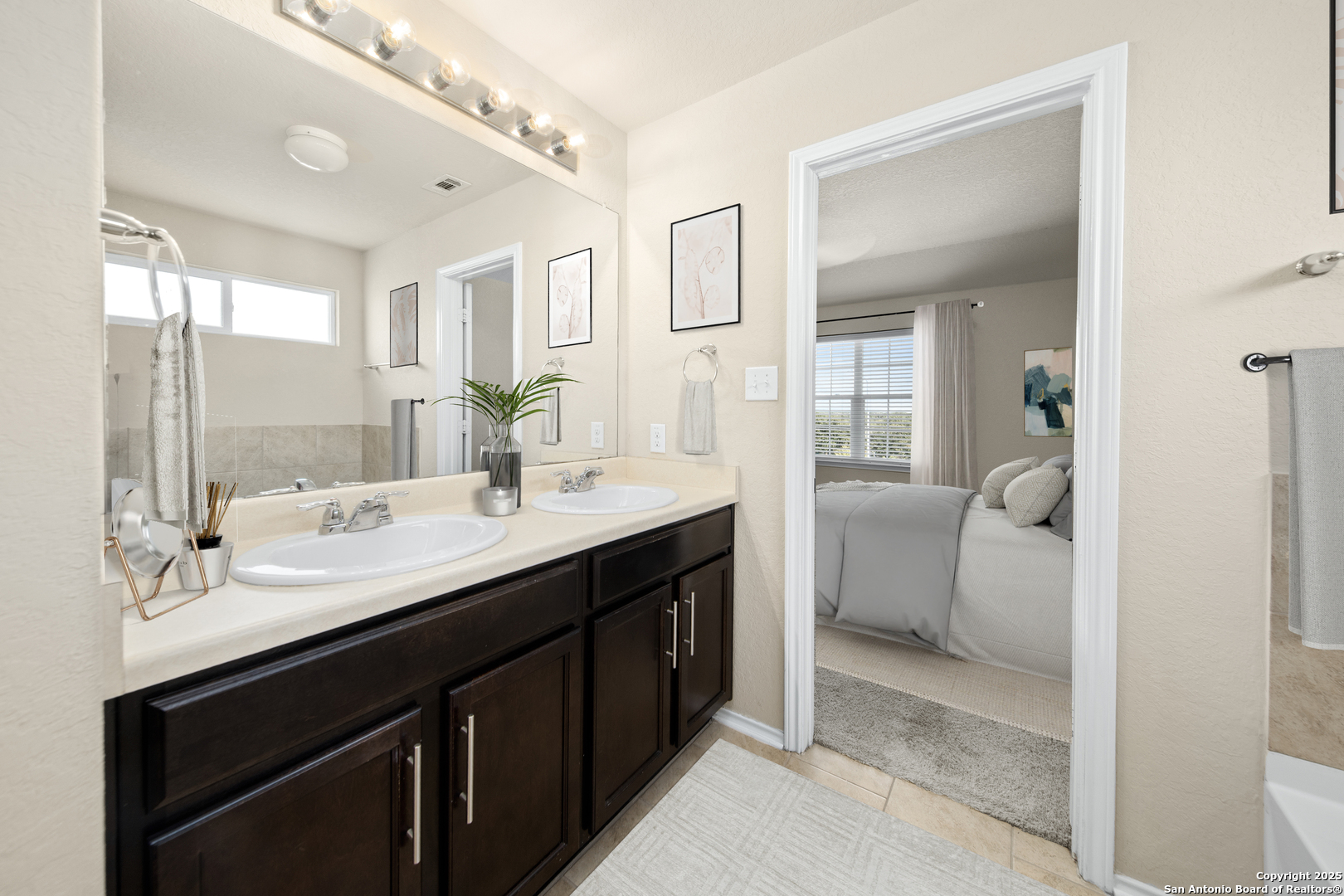 1607 Tree Run San Antonio TX 78245