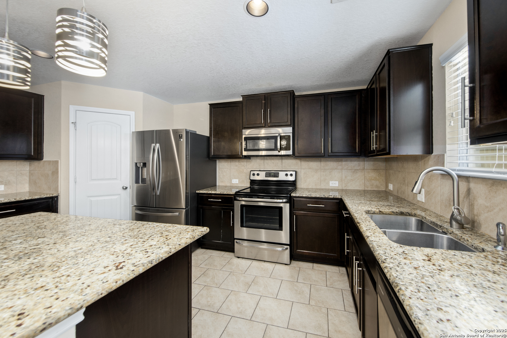 1607 Tree Run San Antonio TX 78245