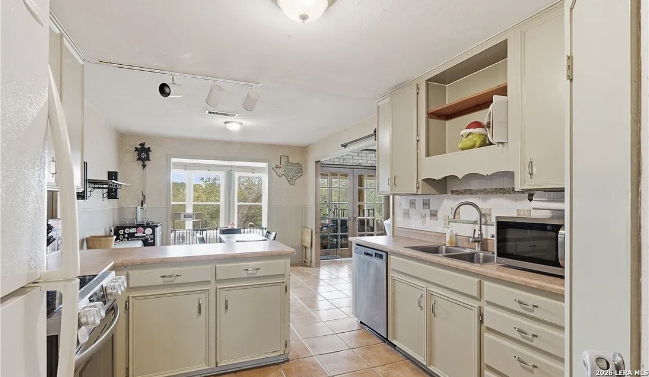 384 Waterway Pass New Braunfels TX 78130