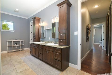 1362 Private Road 3702 San Antonio TX 78253
