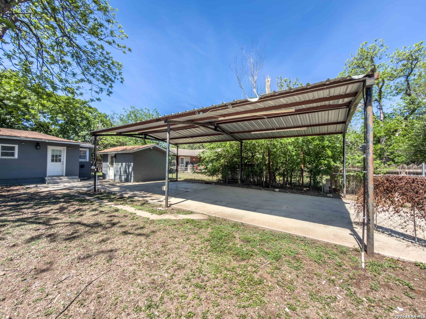 206 N 5th Street Uvalde TX 78801