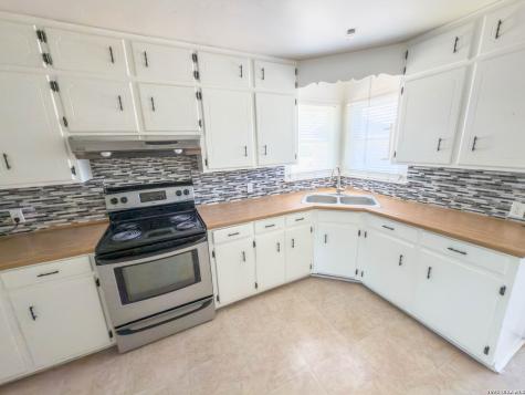 206 N 5th Street Uvalde TX 78801