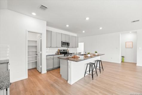 2708 Coral Valley Seguin TX 78155