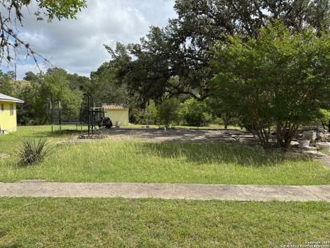 952 Madrona Road Pipe Creek TX 78063