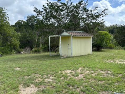 952 Madrona Road Pipe Creek TX 78063