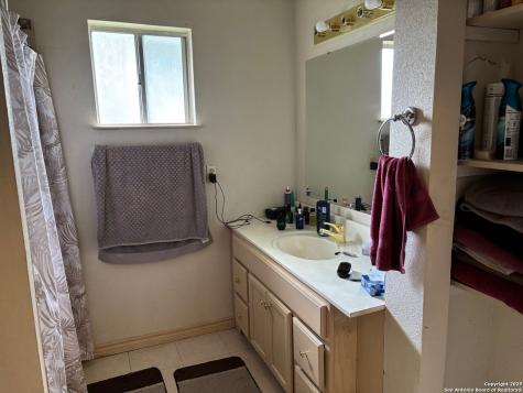 952 Madrona Road Pipe Creek TX 78063