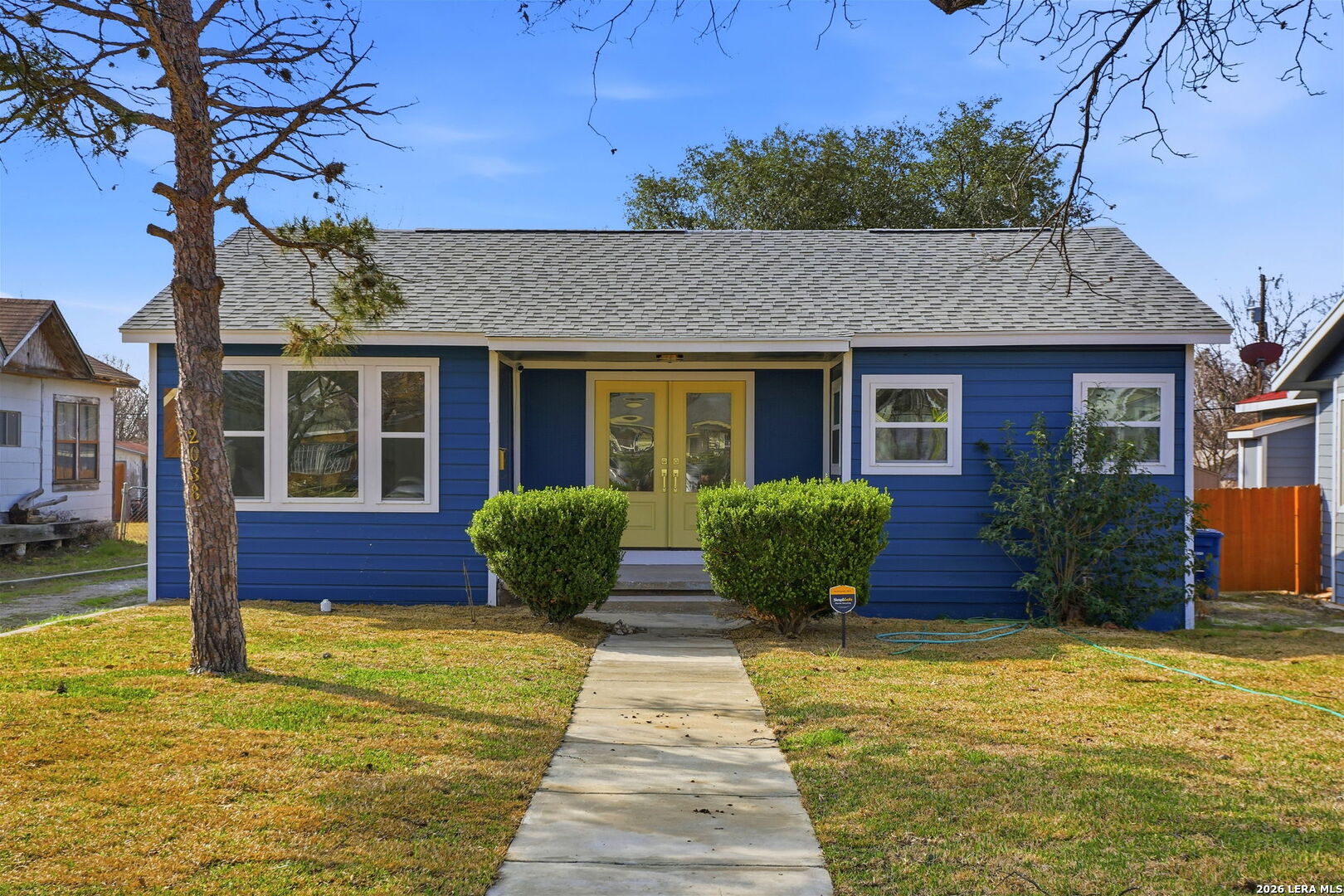2038 W Woodlawn San Antonio TX 78201