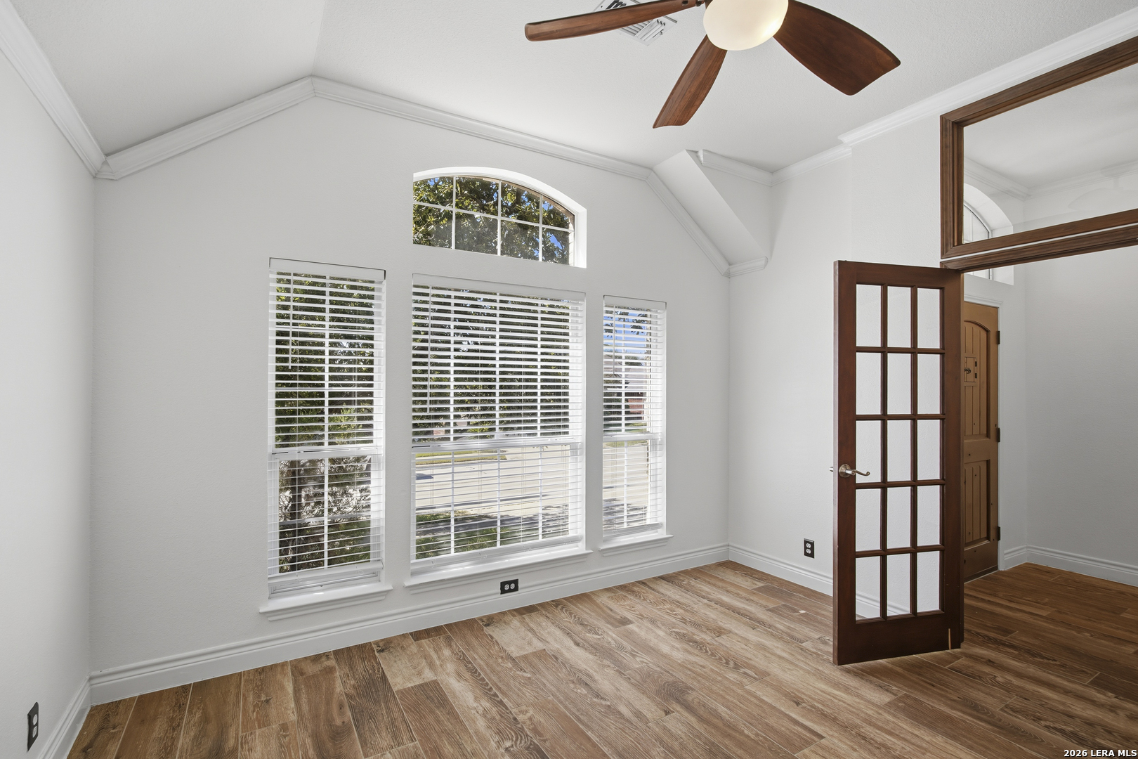 6127 Oakwood Trail San Antonio TX 78249