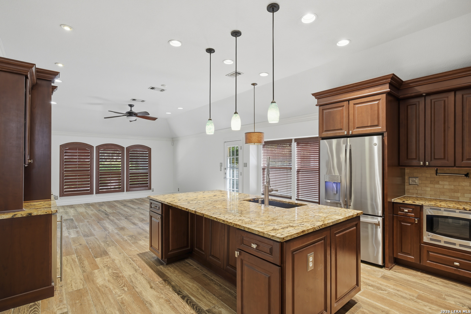 6127 Oakwood Trail San Antonio TX 78249