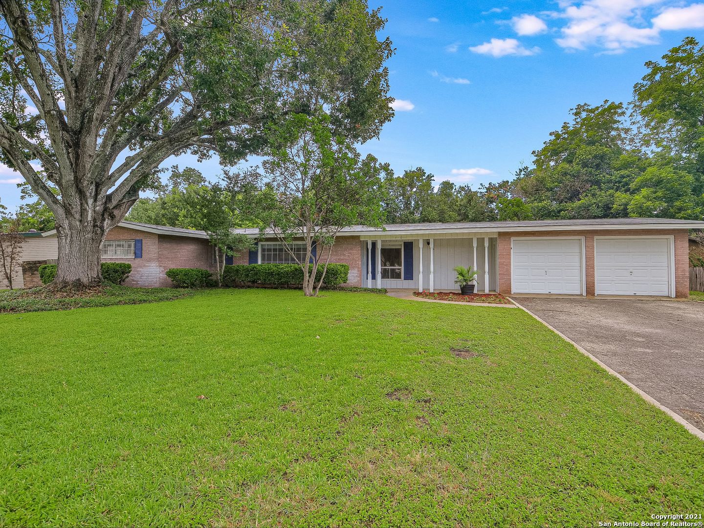 1415 Dove Lane Seguin TX 78155