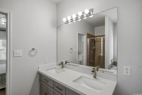 8214 Sabinoso Drive Helotes TX 78023