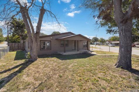 1020 Oasis Street New Braunfels TX 78130