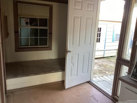 52 Beach Shore Bandera TX 78003