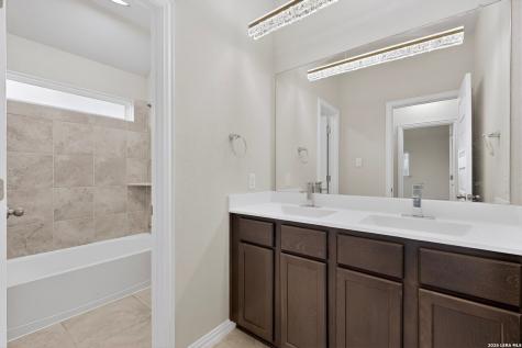1239 Loma Ranch New Braunfels TX 78132