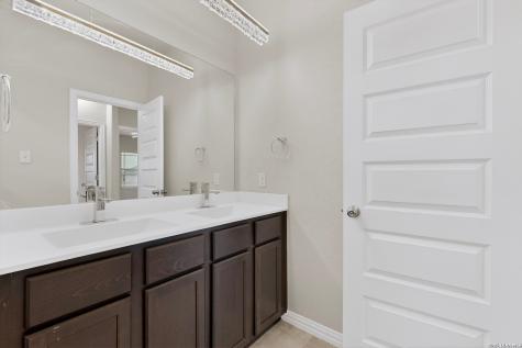 1239 Loma Ranch New Braunfels TX 78132