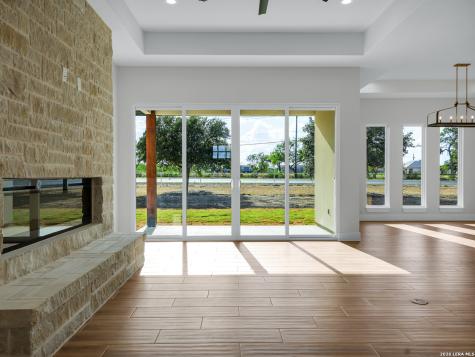 101 W Medium Meadow Drive Lytle TX 78052