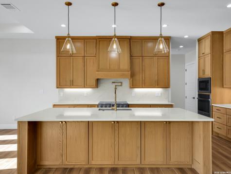 101 W Medium Meadow Drive Lytle TX 78052