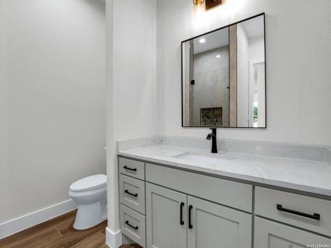 101 W Medium Meadow Drive Lytle TX 78052
