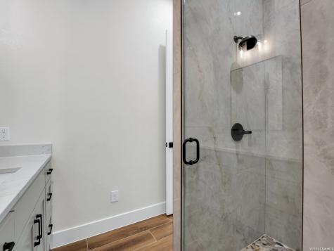 101 W Medium Meadow Drive Lytle TX 78052