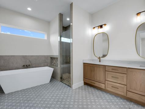 101 W Medium Meadow Drive Lytle TX 78052