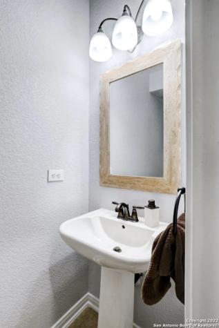 2911 Zurich San Antonio TX 78230