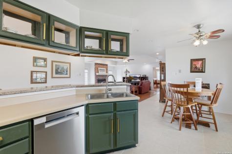 626 Home Crossing Adkins TX 78101