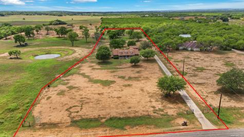 626 Home Crossing Adkins TX 78101