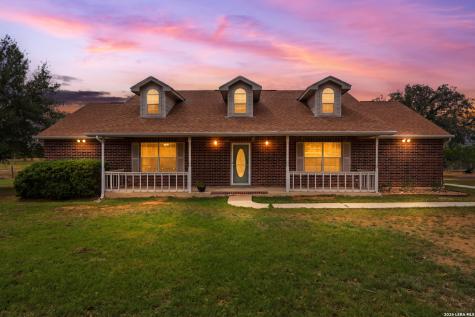 626 Home Crossing Adkins TX 78101