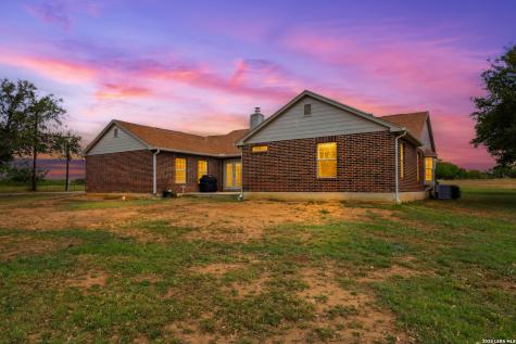 626 Home Crossing Adkins TX 78101