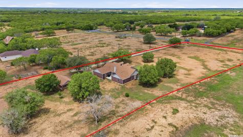 626 Home Crossing Adkins TX 78101