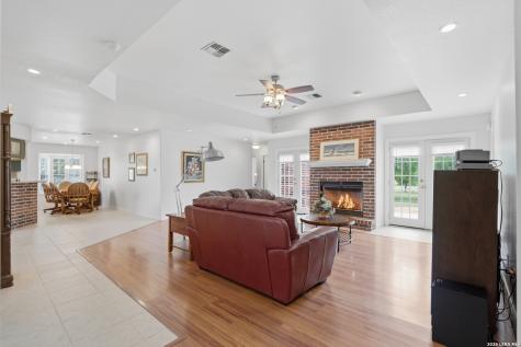 626 Home Crossing Adkins TX 78101