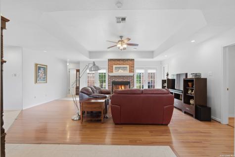 626 Home Crossing Adkins TX 78101
