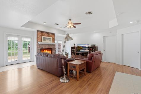 626 Home Crossing Adkins TX 78101
