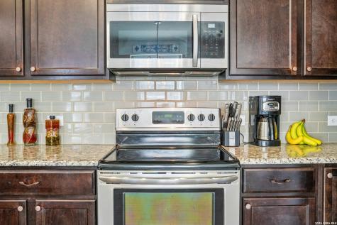 894 Pumpkin Ridge New Braunfels TX 78130