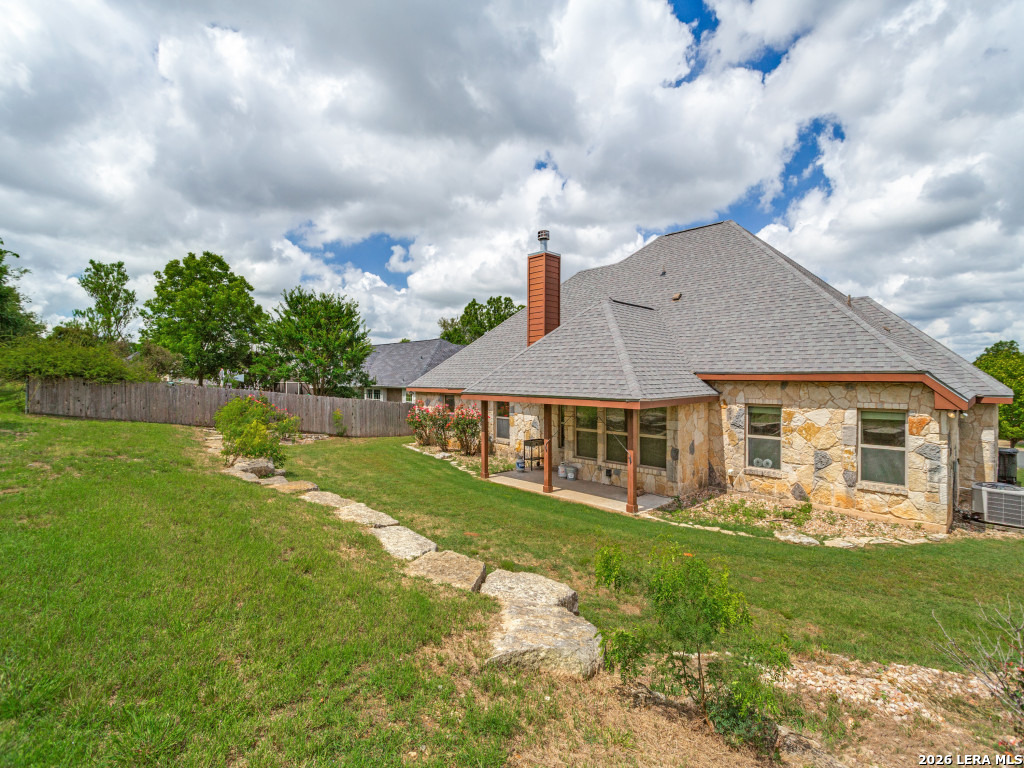 1117 Running Buck Lane Fredericksburg TX 78624