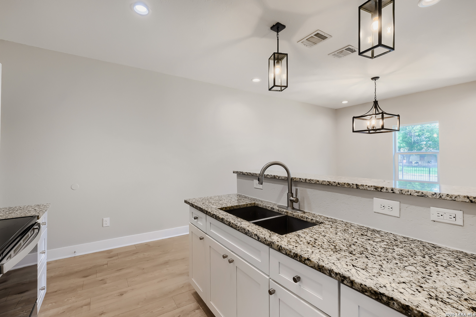 722 Grosvenor San Antonio TX 78221