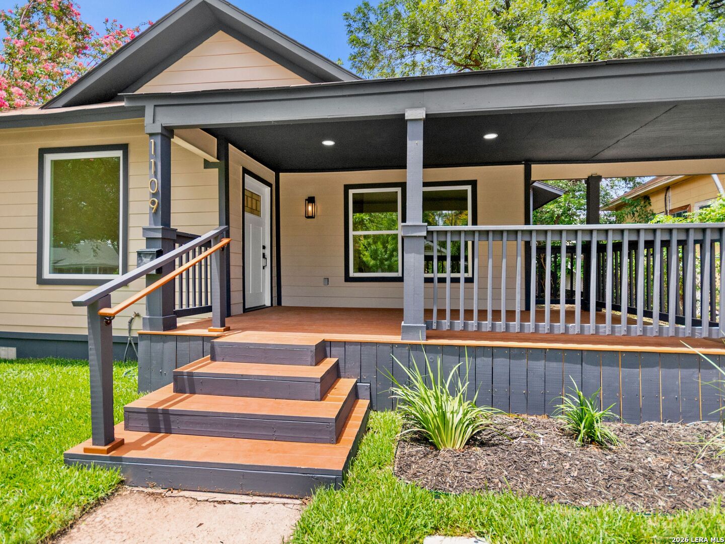 1109 W Huisache Avenue San Antonio TX 78201