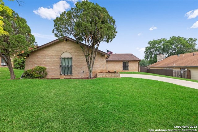 7641 Antique Oak Street Live Oak TX 78233