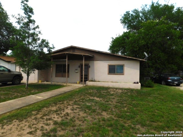 114 College Lane Uvalde TX 78801