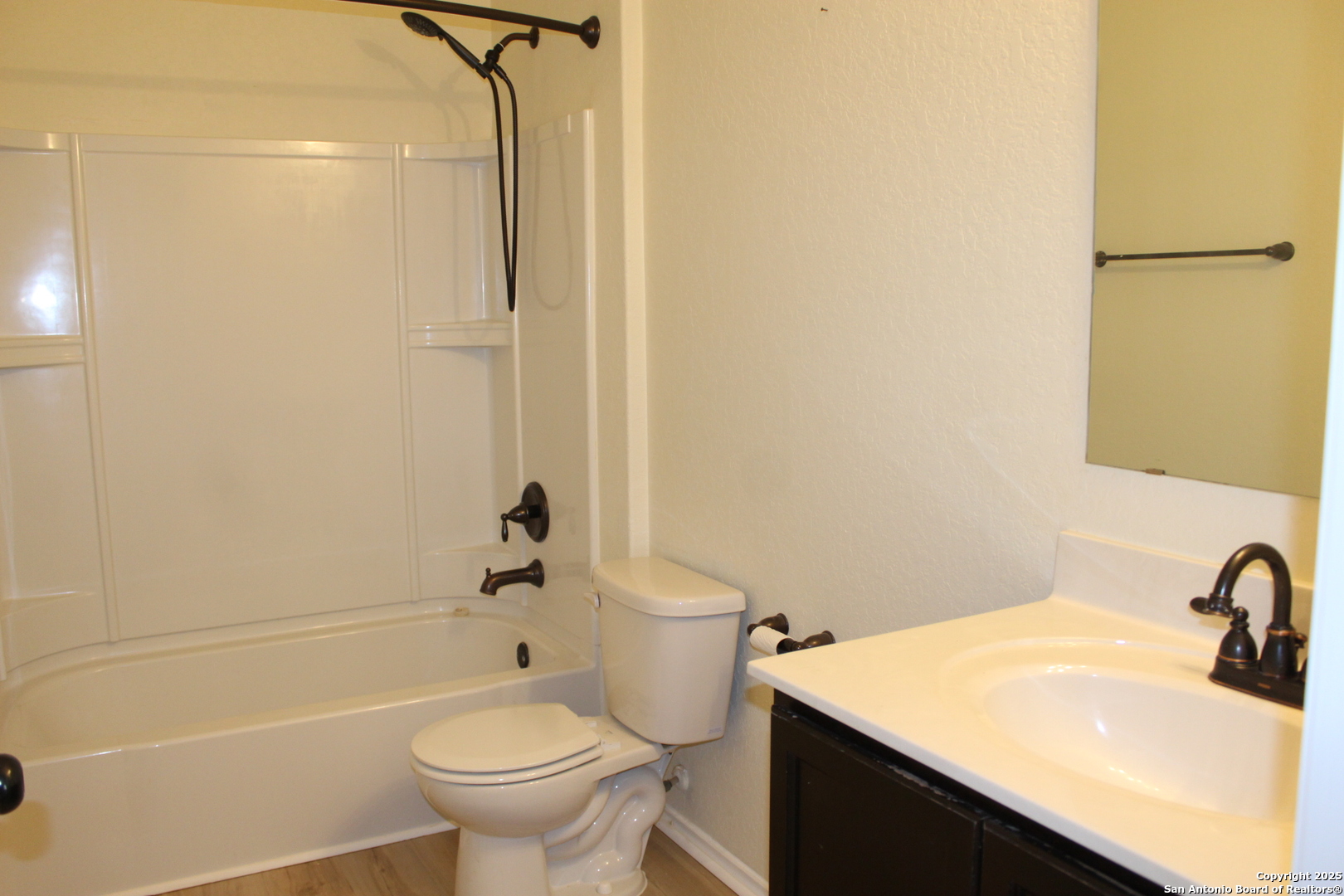 482 Walnut Selma TX 78154