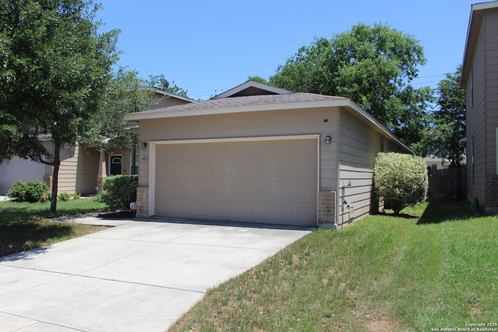 482 Walnut Selma TX 78154