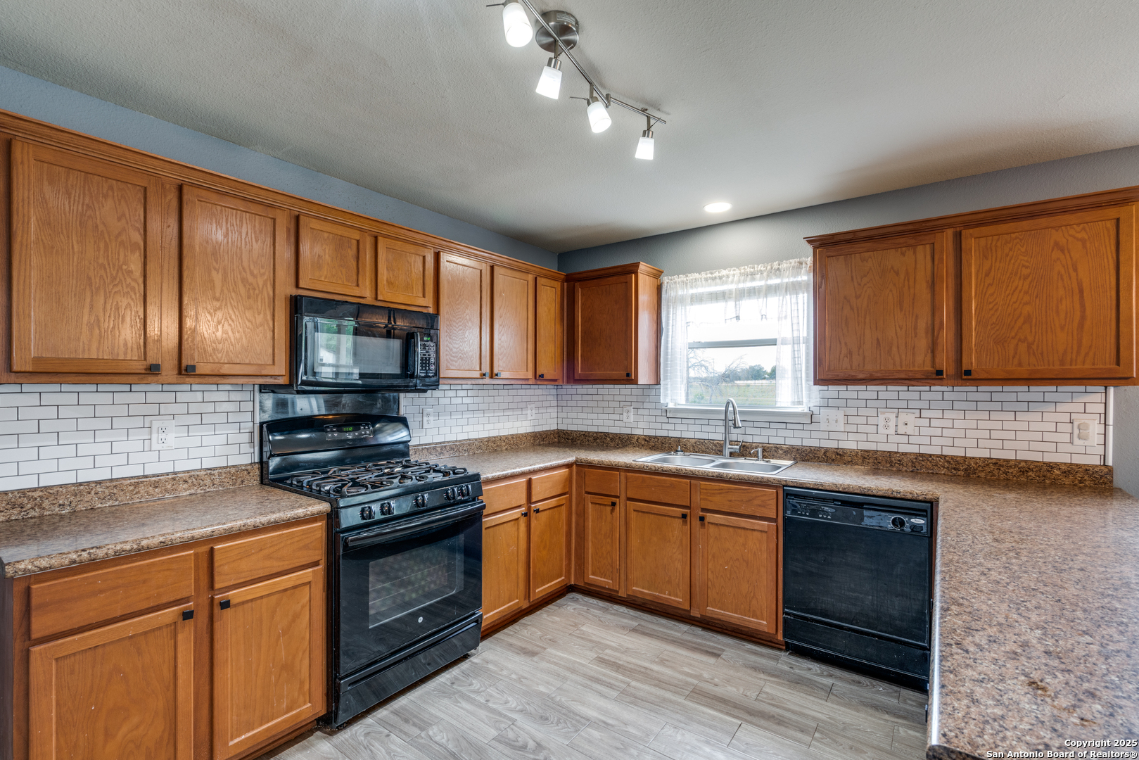 5846 Imperial Topaz San Antonio TX 78222