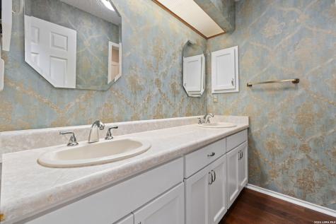 2031 Oak Vista San Antonio TX 78232