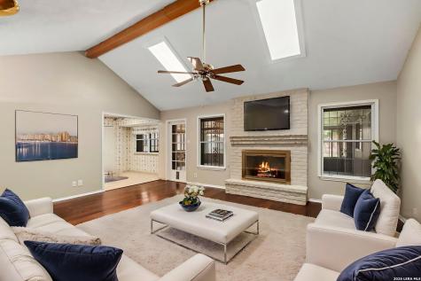 2031 Oak Vista San Antonio TX 78232