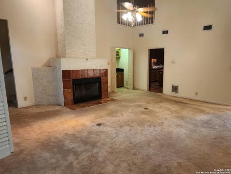 1022 River Glen W San Antonio TX 78216