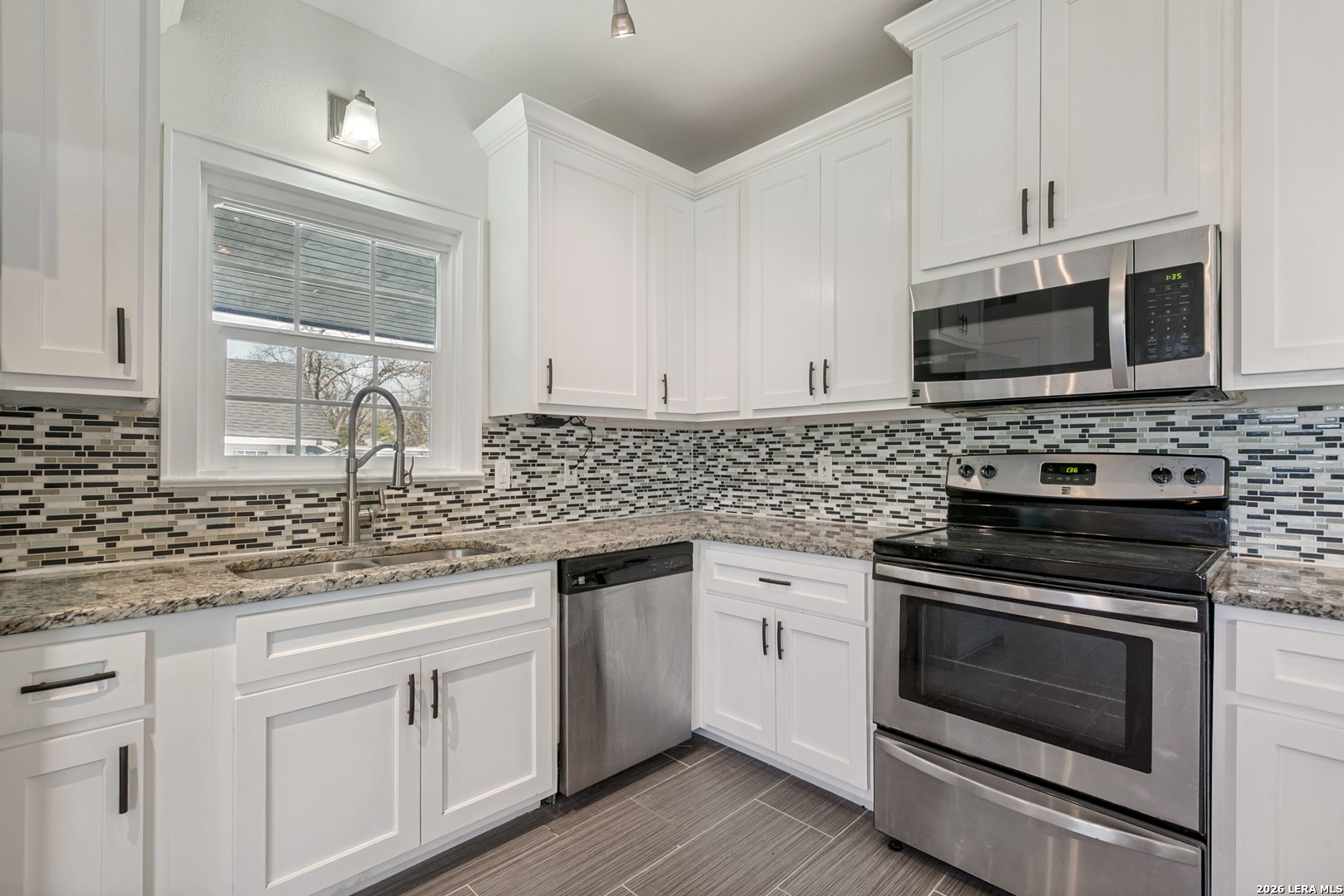 729 W Kings Highway San Antonio TX 78212