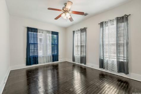 729 W Kings Highway San Antonio TX 78212