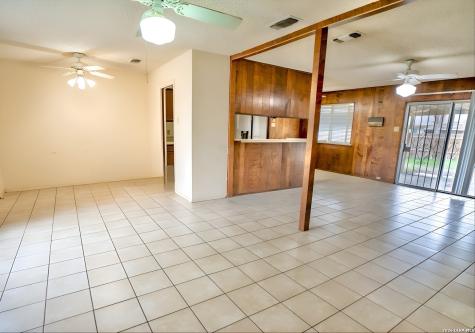 4223 Bayliss San Antonio TX 78233